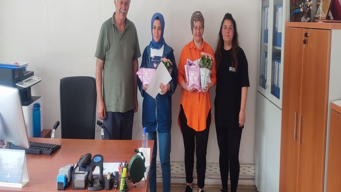 Okulumuzda Görev Yapan Personellerimize Teşekkür